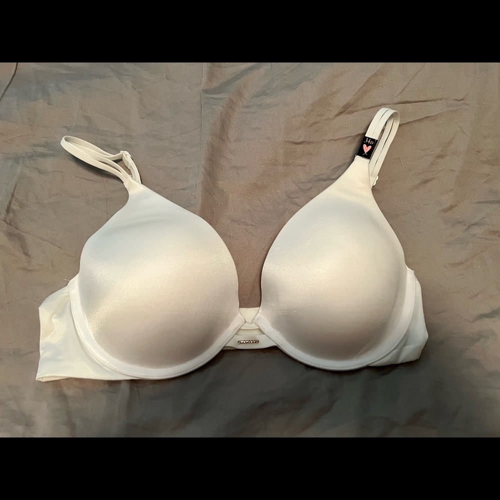 NWT Victoria’s Secret Very Sexy White Bra size 34D